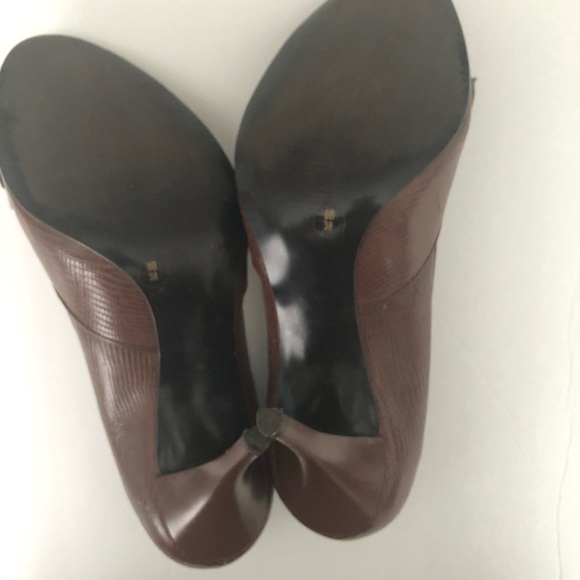 $10 SALE! BCBG Chocolate Brown Heels 👠 Sz 8 - Picture 6 of 7